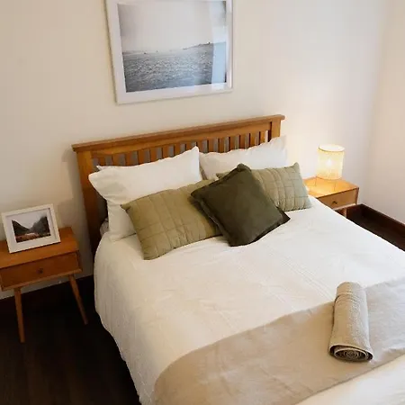 Homestay Rossmore House *